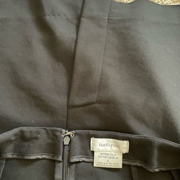 Van Heusen Stretch Extension skirt, with zip closer & back slit. - Picture 4 of 7